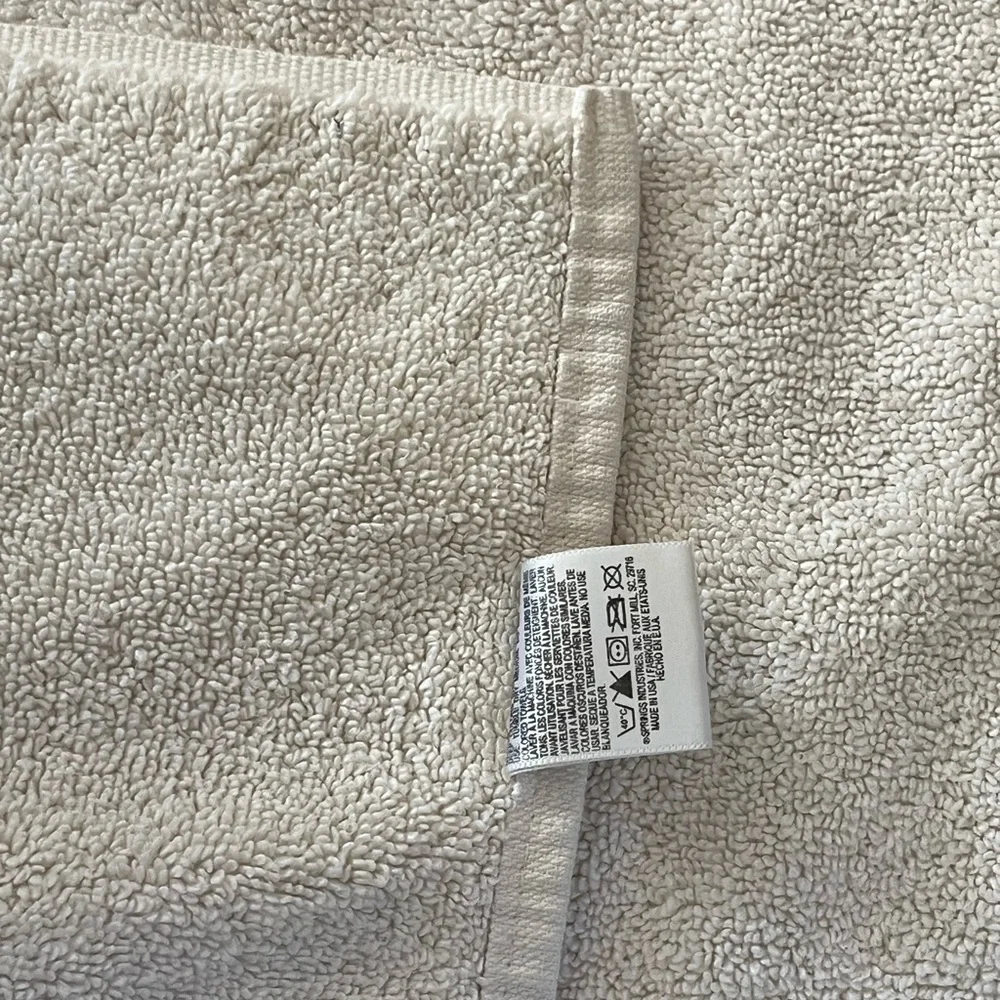 Wamsutta Regency Pima Cream bath rug